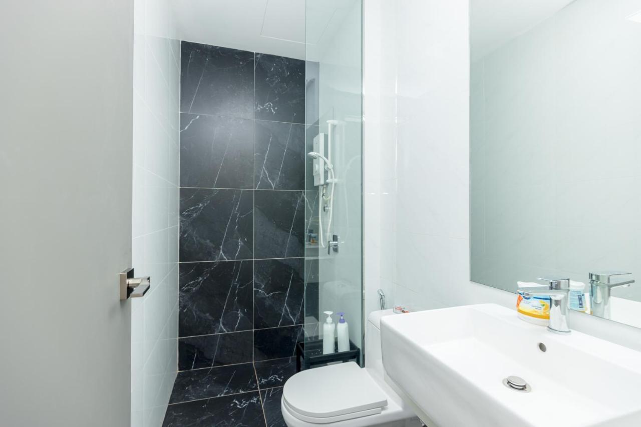 Beacon Executive Suite Penang Джорджтаун Екстер'єр фото